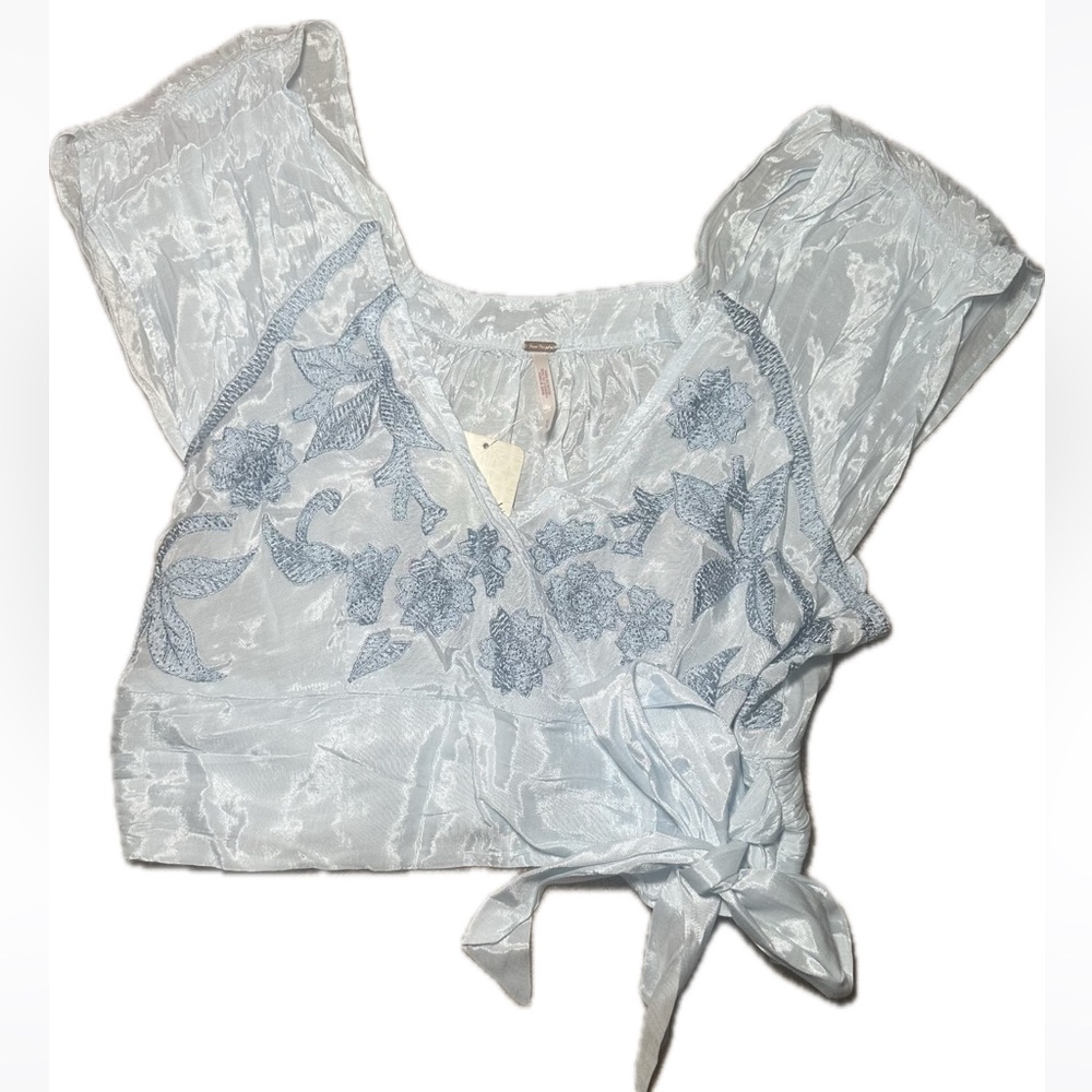 FREE PEOPLE: Light Blue Floral Embroidered Crop Top